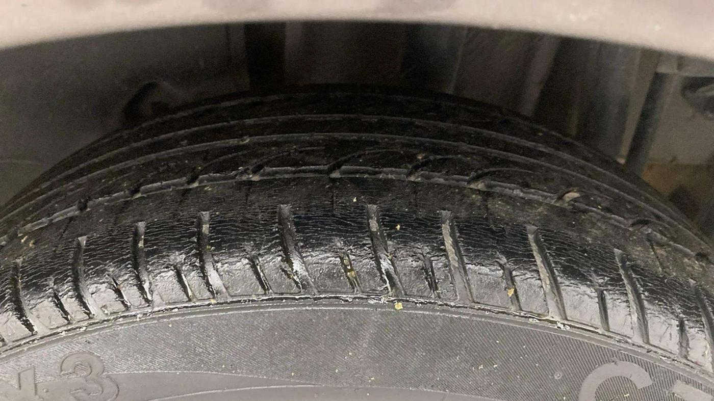 2018 Tata Tiago XZ PETROL, Petrol, Manual, 97,476 km, Left Rear Tyre Tread