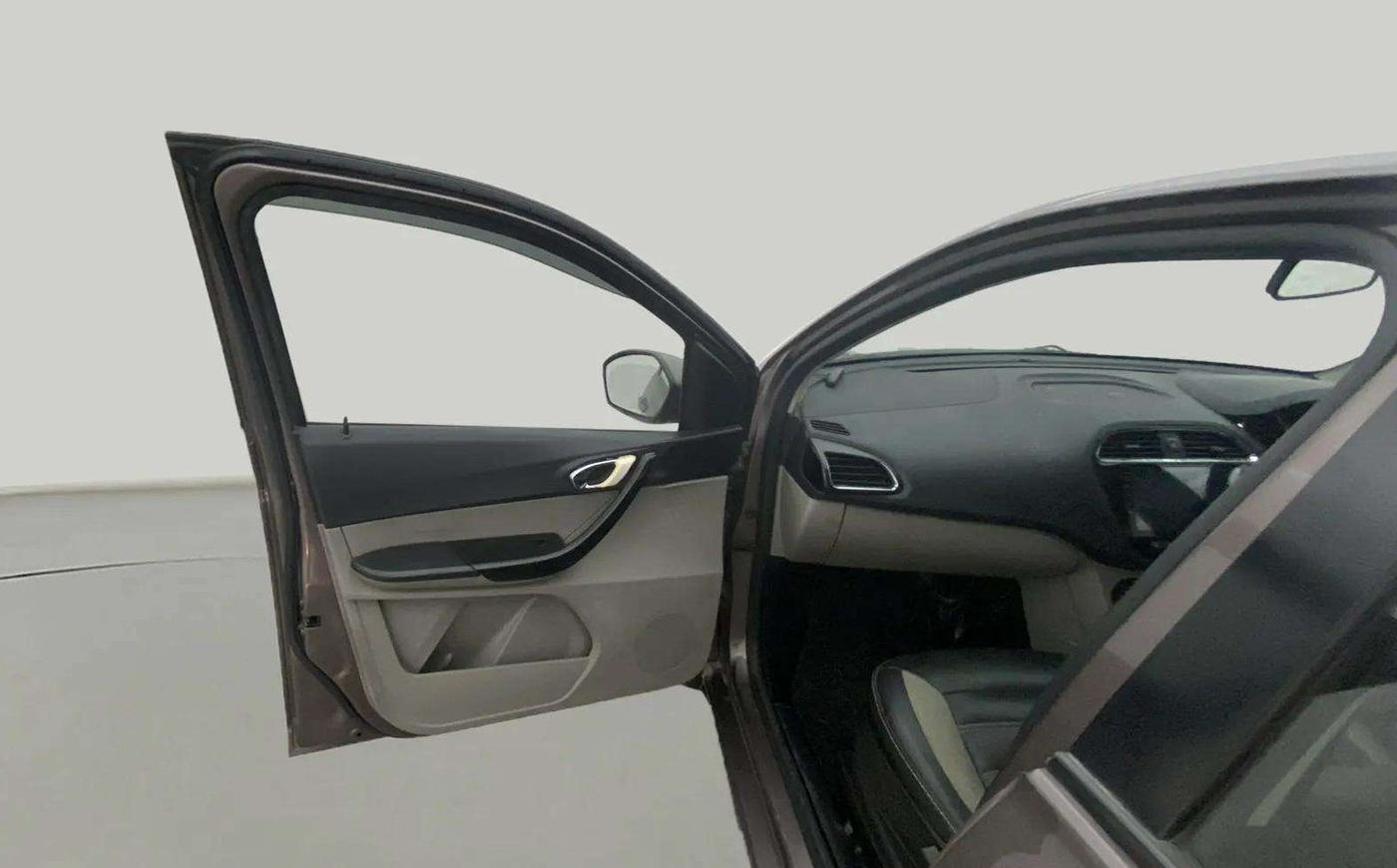 2018 Tata Tiago XZ PETROL, Petrol, Manual, 97,476 km, LHS Front Door