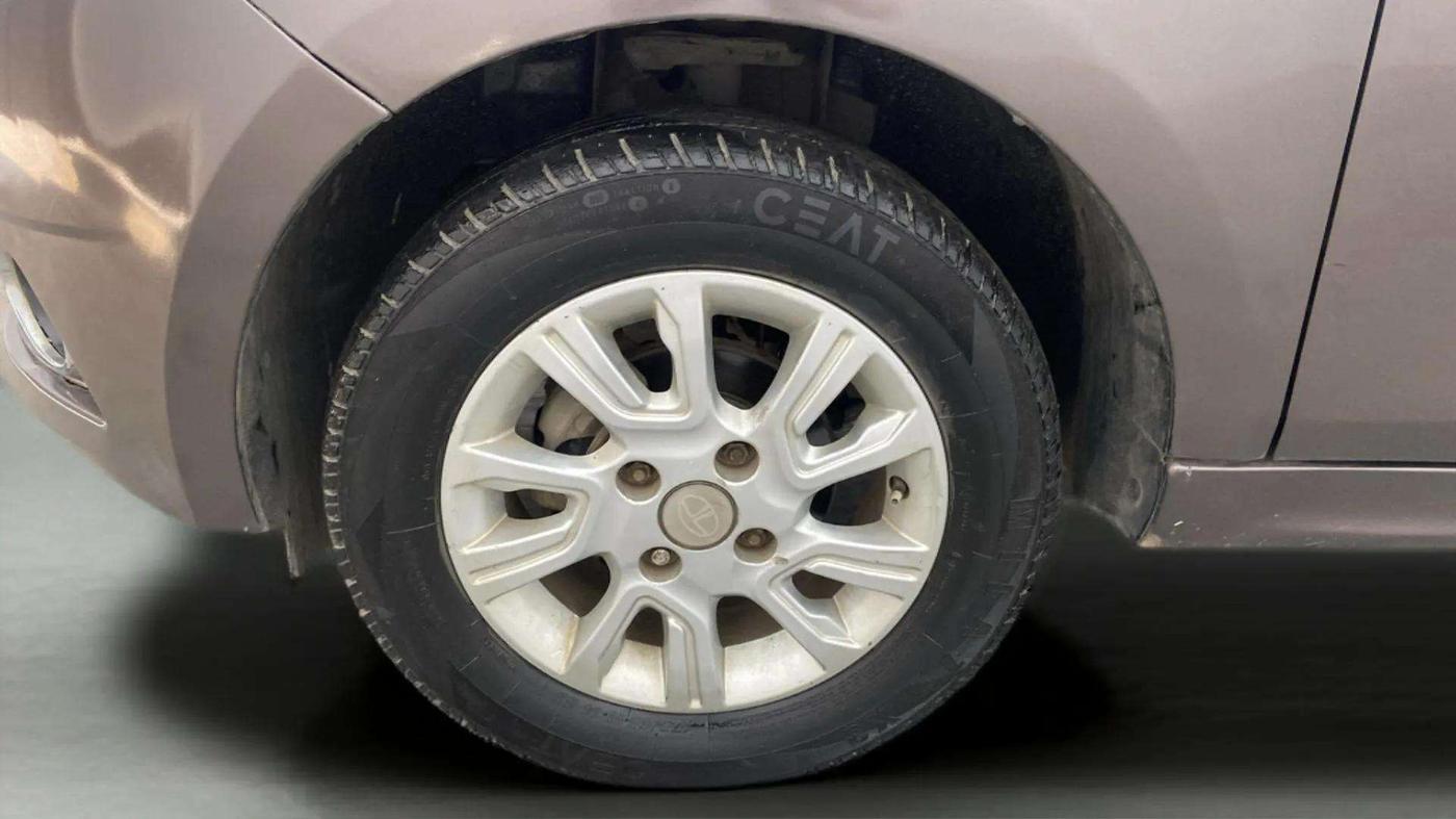 2018 Tata Tiago XZ PETROL, Petrol, Manual, 97,476 km, Left Front Wheel