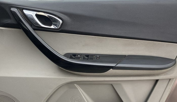 2018 Tata Tiago XZ PETROL, Petrol, Manual, 98,186 km, Driver Side Door Panels Control