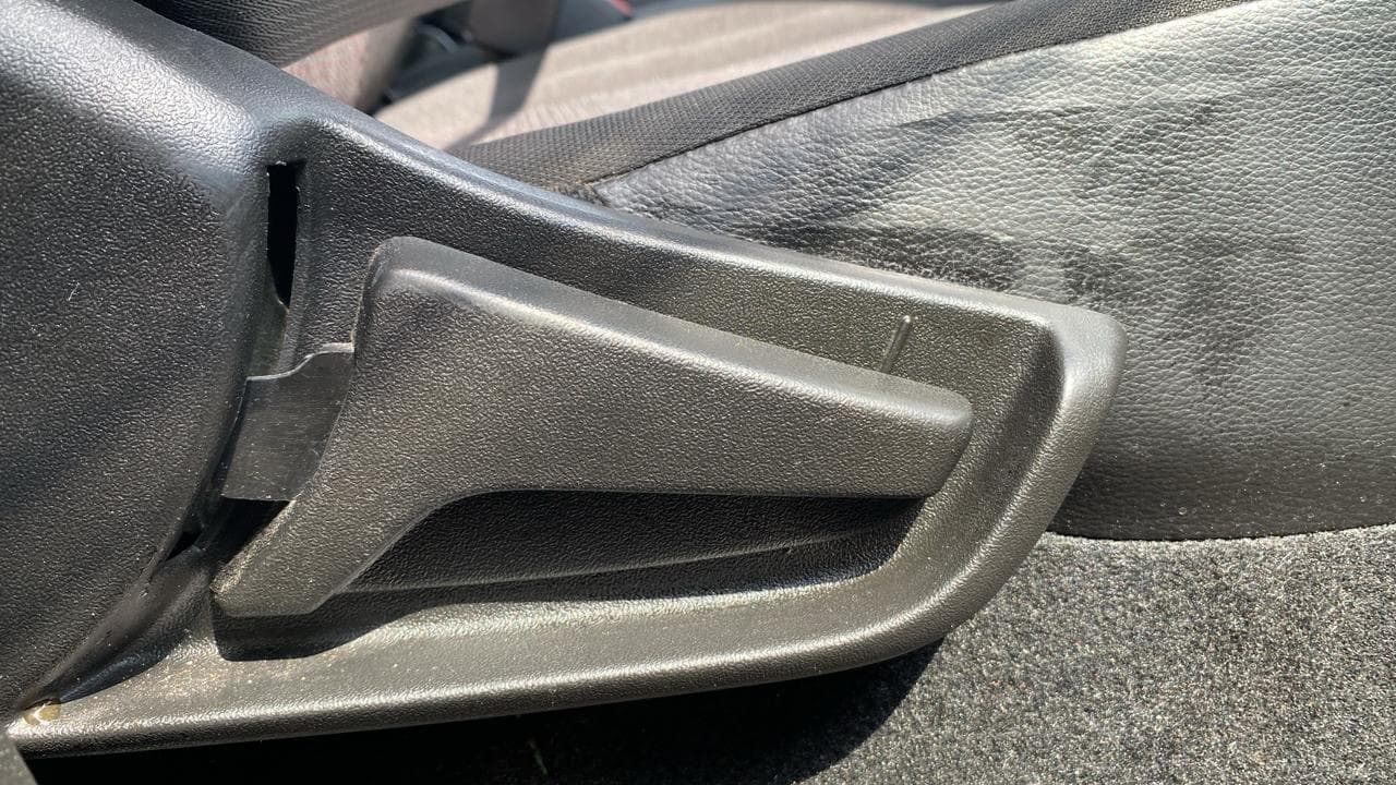 2021 Maruti S PRESSO VXI PLUS AMT, Petrol, Automatic, 62,537 km, Driver Side Adjustment Panel