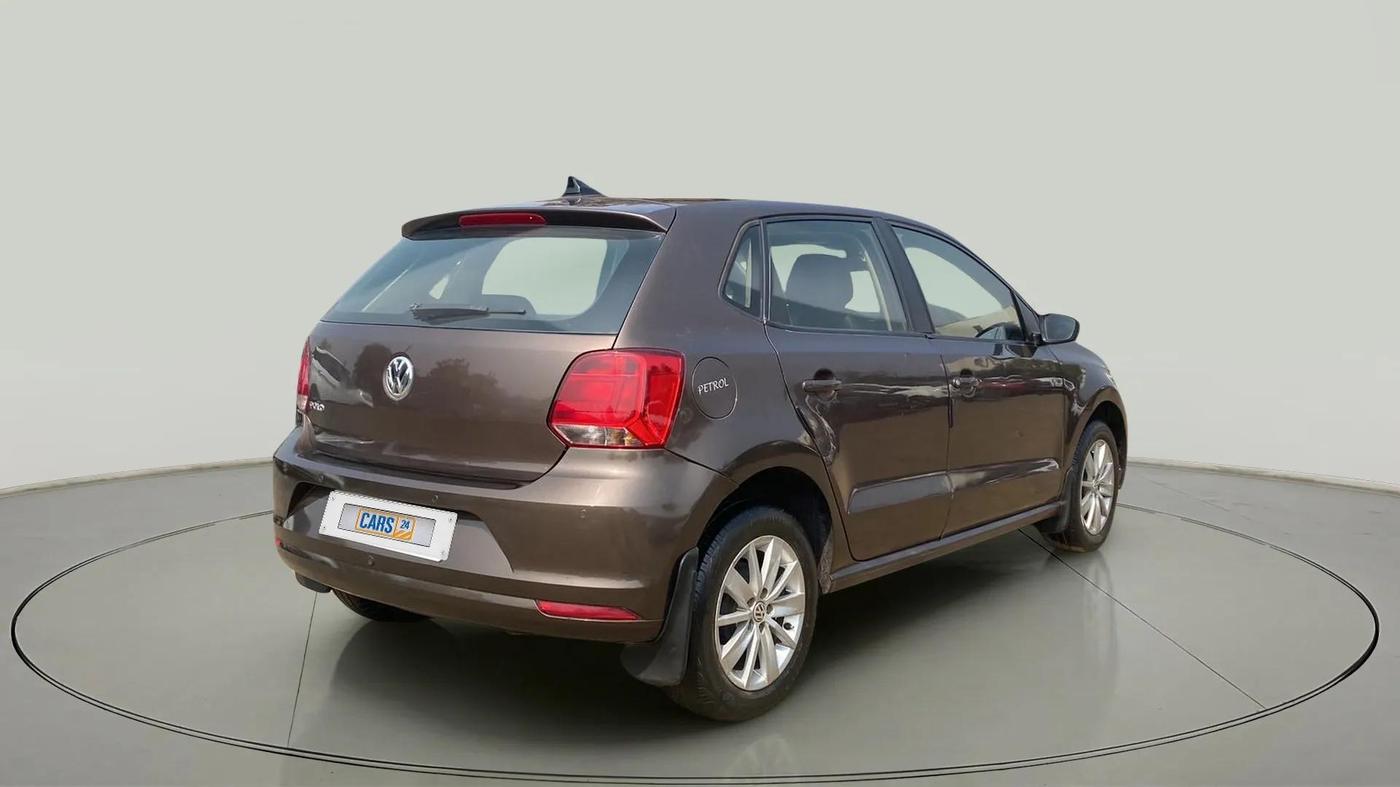 2016 Volkswagen Polo HIGHLINE1.2L, Petrol, Manual, 61,170 km, Right Back Diagonal