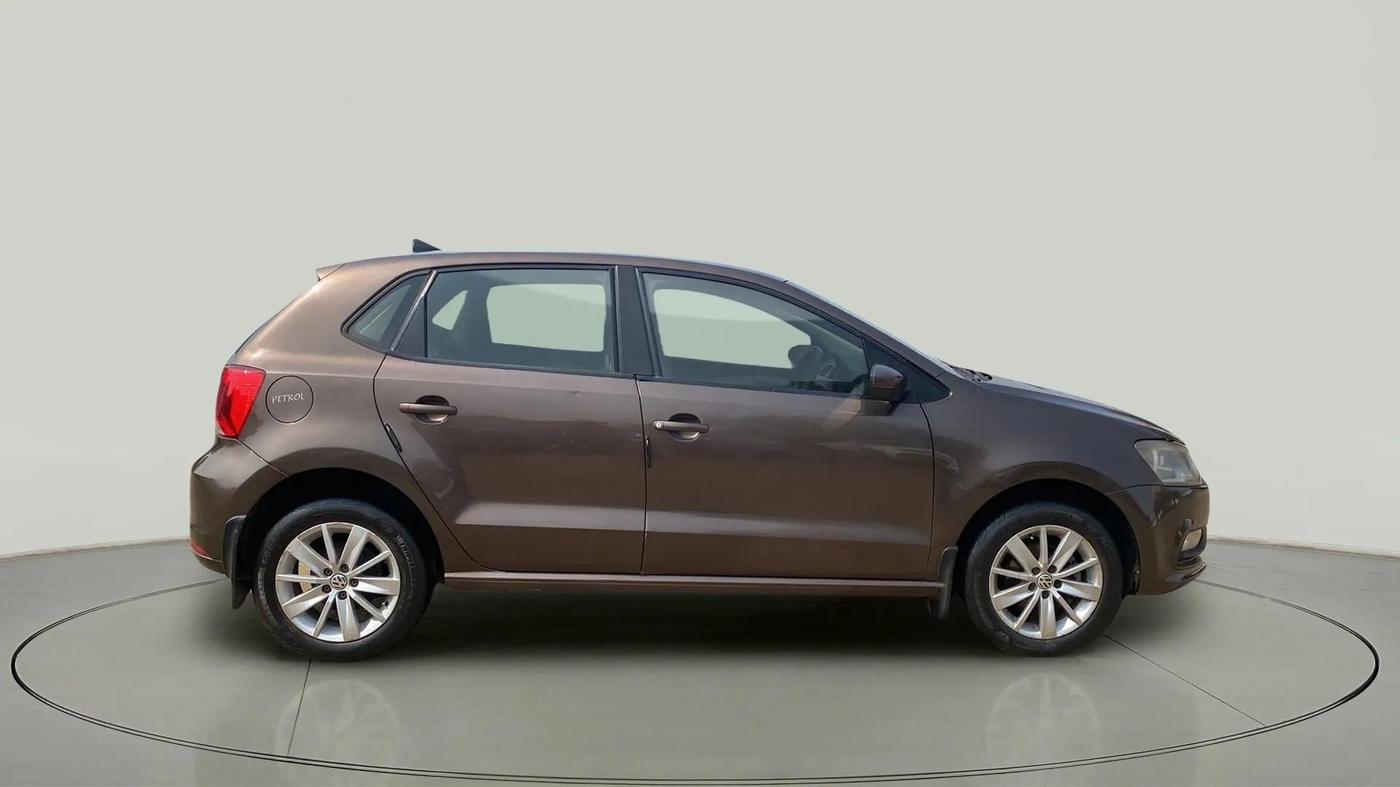 2016 Volkswagen Polo HIGHLINE1.2L, Petrol, Manual, 61,170 km, Right Side View