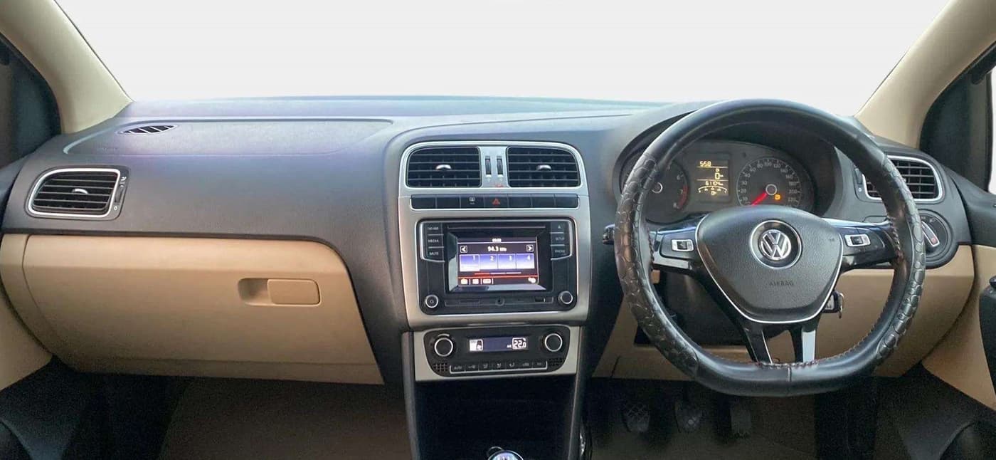 2016 Volkswagen Polo HIGHLINE1.2L, Petrol, Manual, 61,170 km, Dashboard