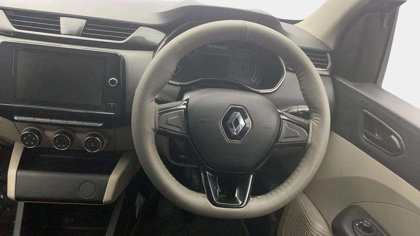 2020 Renault TRIBER RXT, Petrol, Manual, 70,184 km, Steering Wheel Close Up