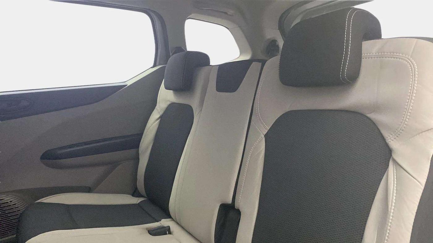 2020 Renault TRIBER RXT, Petrol, Manual, 70,184 km, Right Side Rear Door Cabin