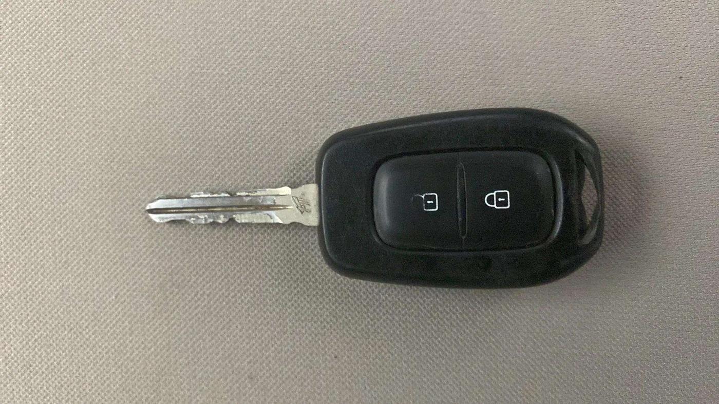 2020 Renault TRIBER RXT, Petrol, Manual, 70,184 km, Key Close Up