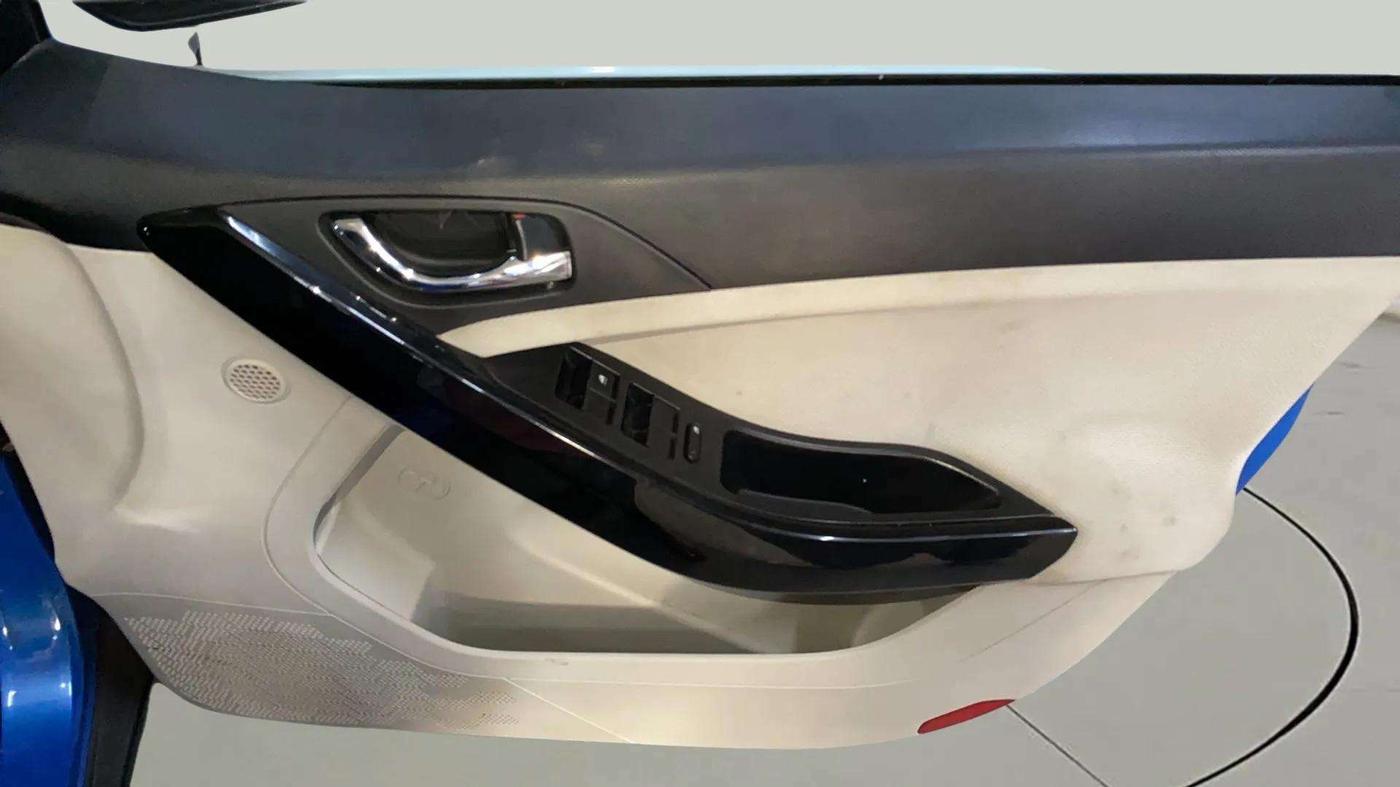 2020 Tata NEXON XZ PLUS (O) PETROL, Petrol, Manual, 44,340 km, Driver Side Door Panels Control