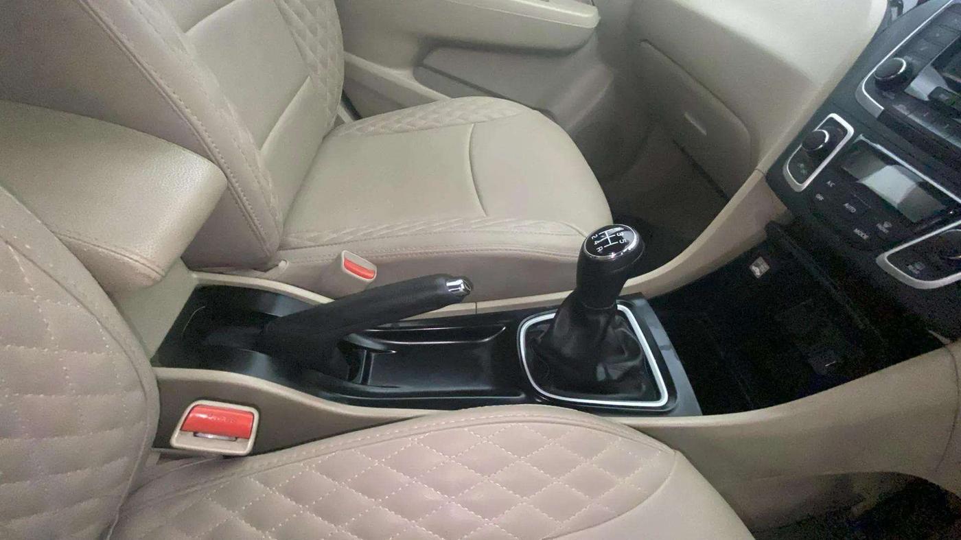 2016 Maruti Ciaz VXI+, Petrol, Manual, 52,036 km, Gear Lever