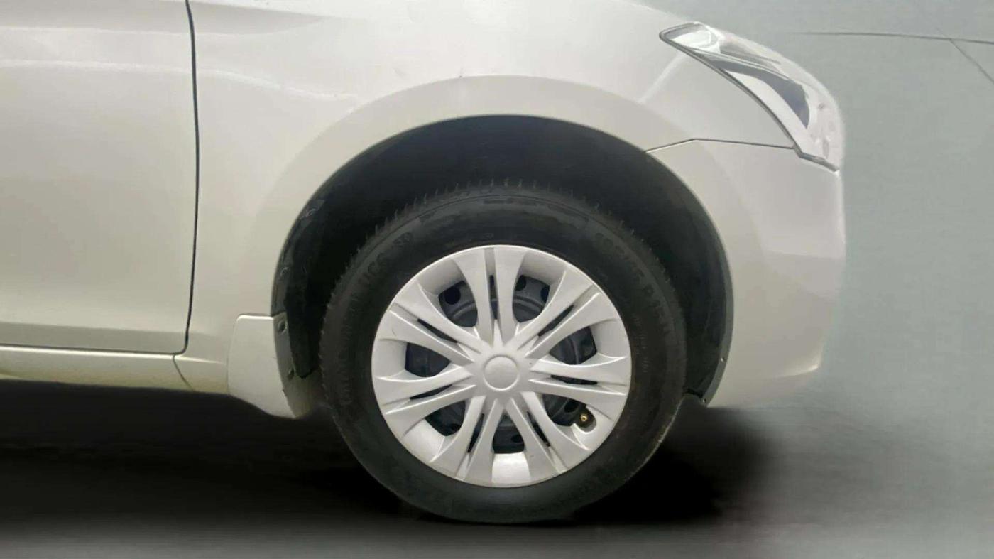 2016 Maruti Ciaz VXI+, Petrol, Manual, 52,036 km, Right Front Wheel