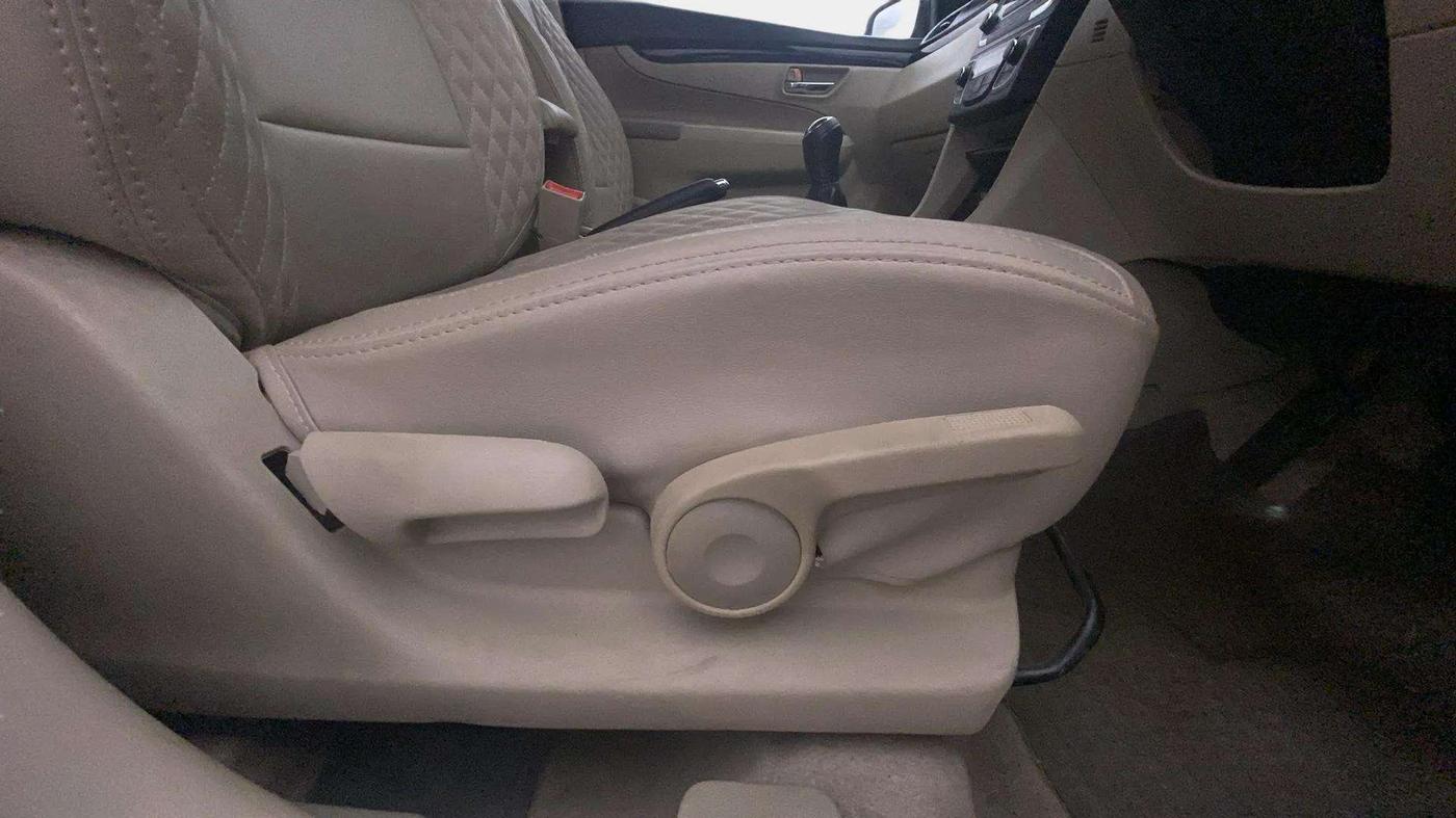 2016 Maruti Ciaz VXI+, Petrol, Manual, 52,036 km, Driver Side Adjustment Panel