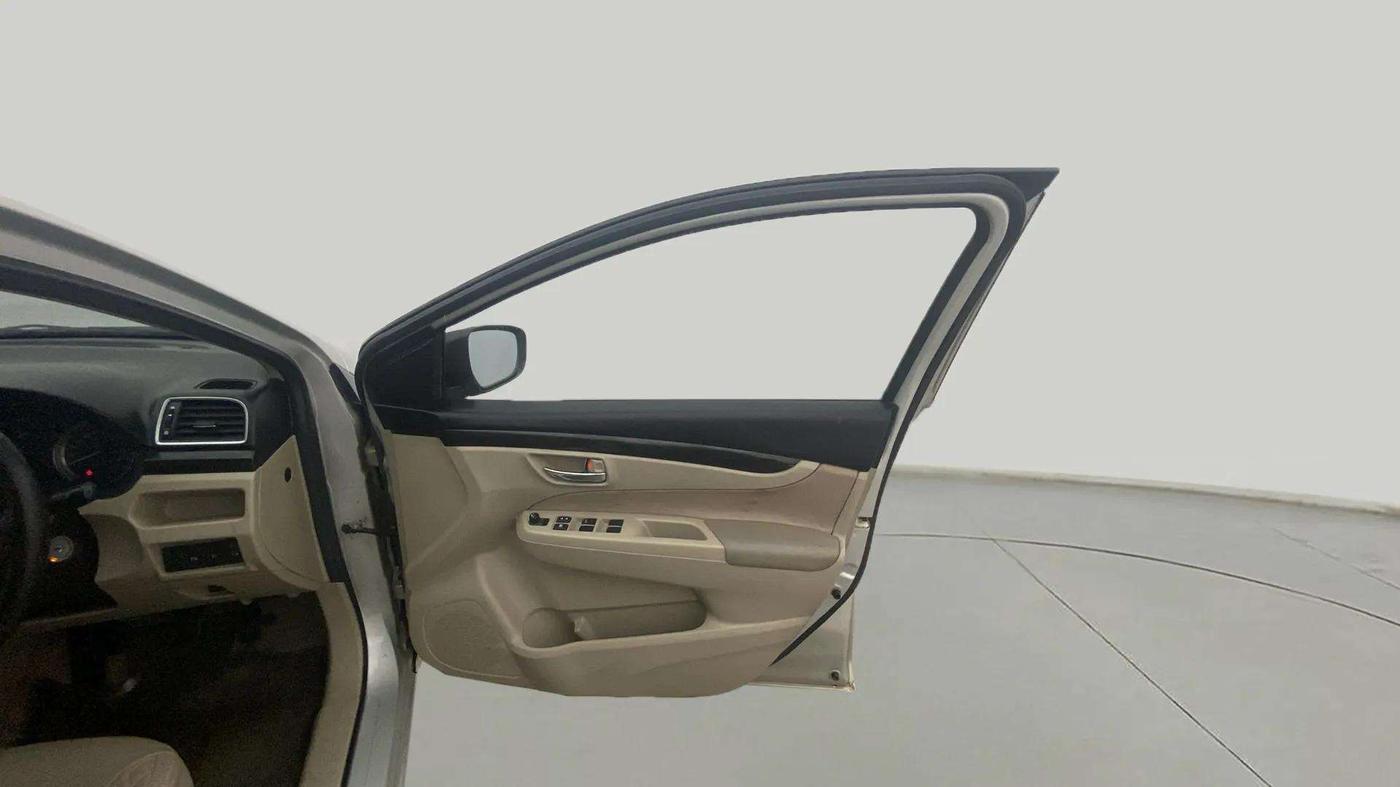 2016 Maruti Ciaz VXI+, Petrol, Manual, 52,036 km, RHS Front Door