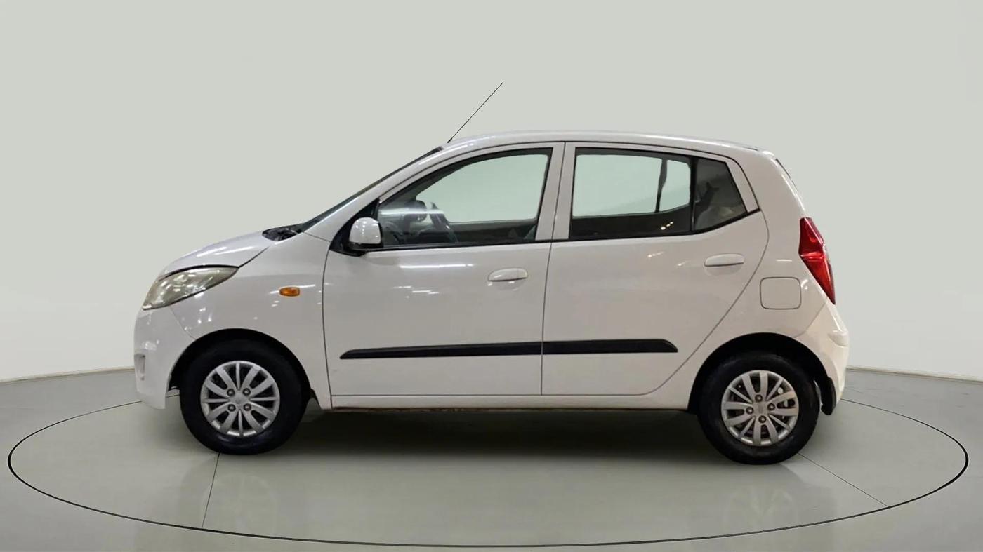 2015 Hyundai i10 SPORTZ 1.1, Petrol, Manual, 47,968 km, Left Side