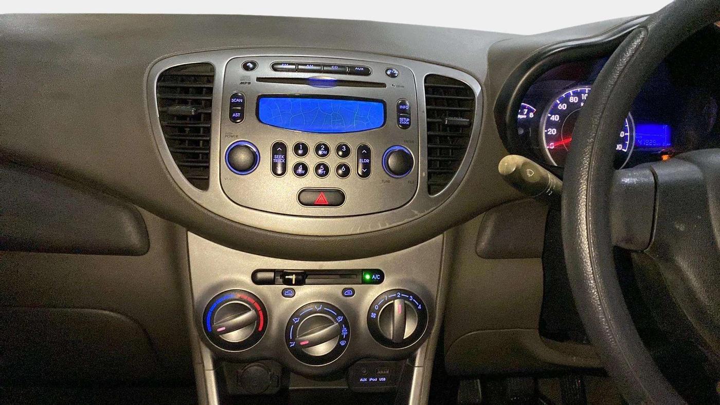 2015 Hyundai i10 SPORTZ 1.1, Petrol, Manual, 47,968 km, Air Conditioner