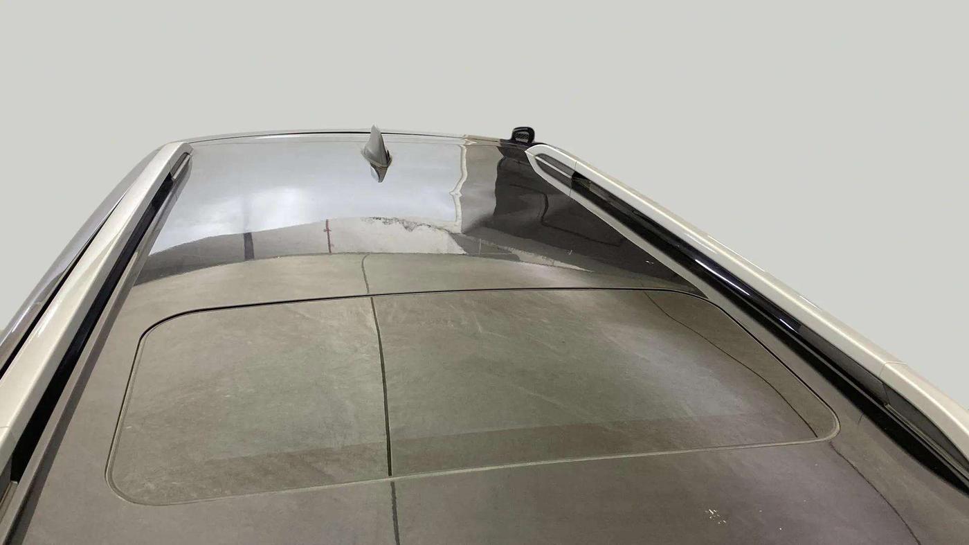 2022 Maruti BREZZA ZXI + SMART HYBRID DUAL TONE, Petrol, Manual, 42,409 km, Moonroof/ Sunroof