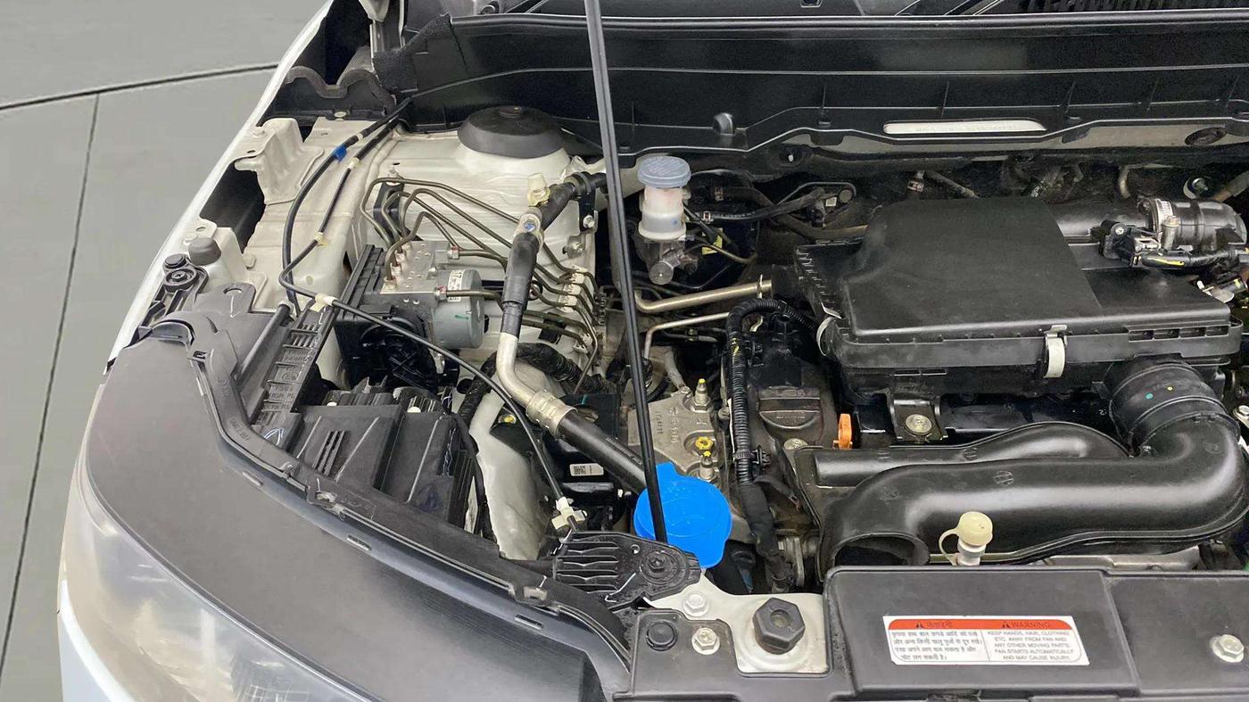 2022 Maruti BREZZA ZXI + SMART HYBRID DUAL TONE, Petrol, Manual, 42,409 km, Engine View - Right