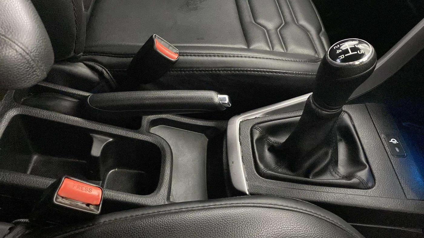 2022 Maruti BREZZA ZXI + SMART HYBRID DUAL TONE, Petrol, Manual, 42,409 km, Gear Lever