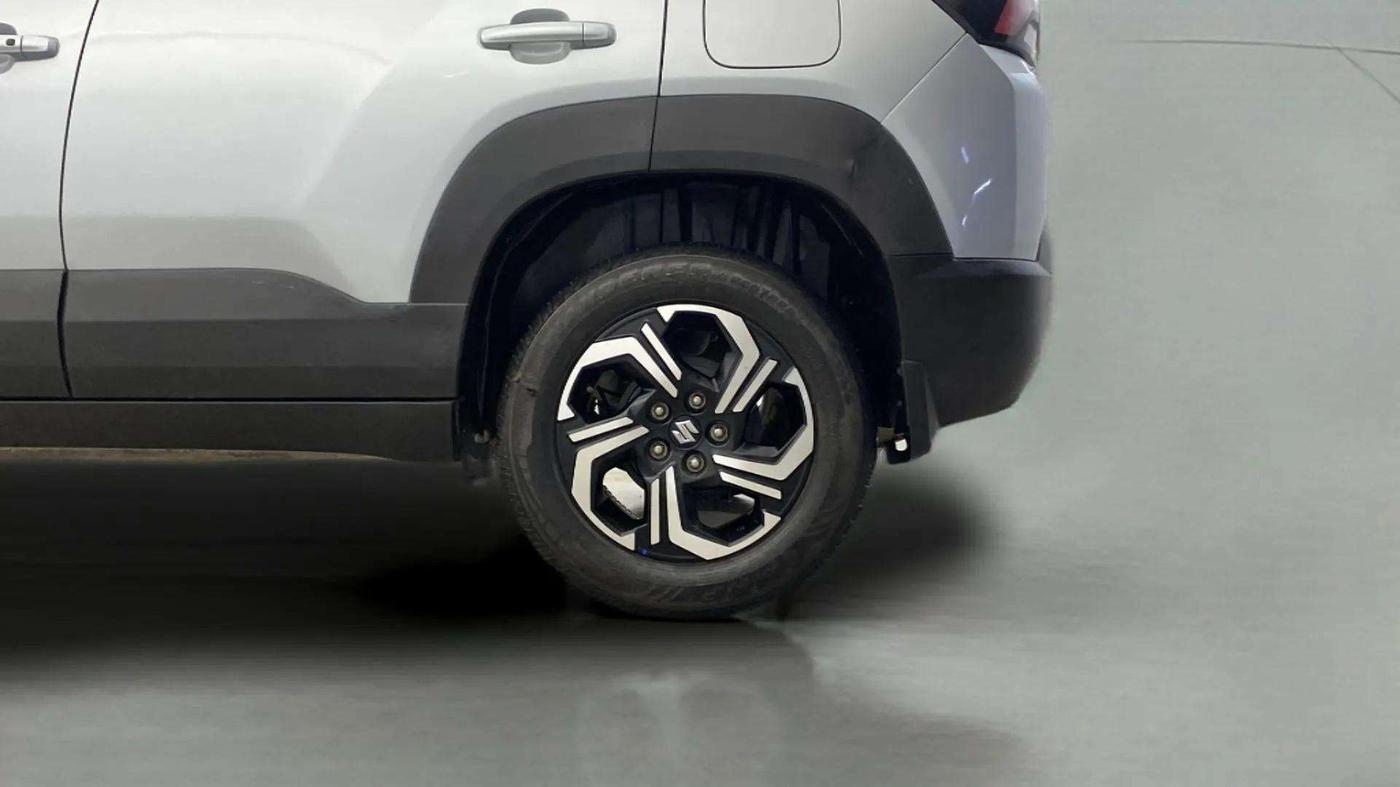 2022 Maruti BREZZA ZXI + SMART HYBRID DUAL TONE, Petrol, Manual, 42,409 km, Left Rear Wheel