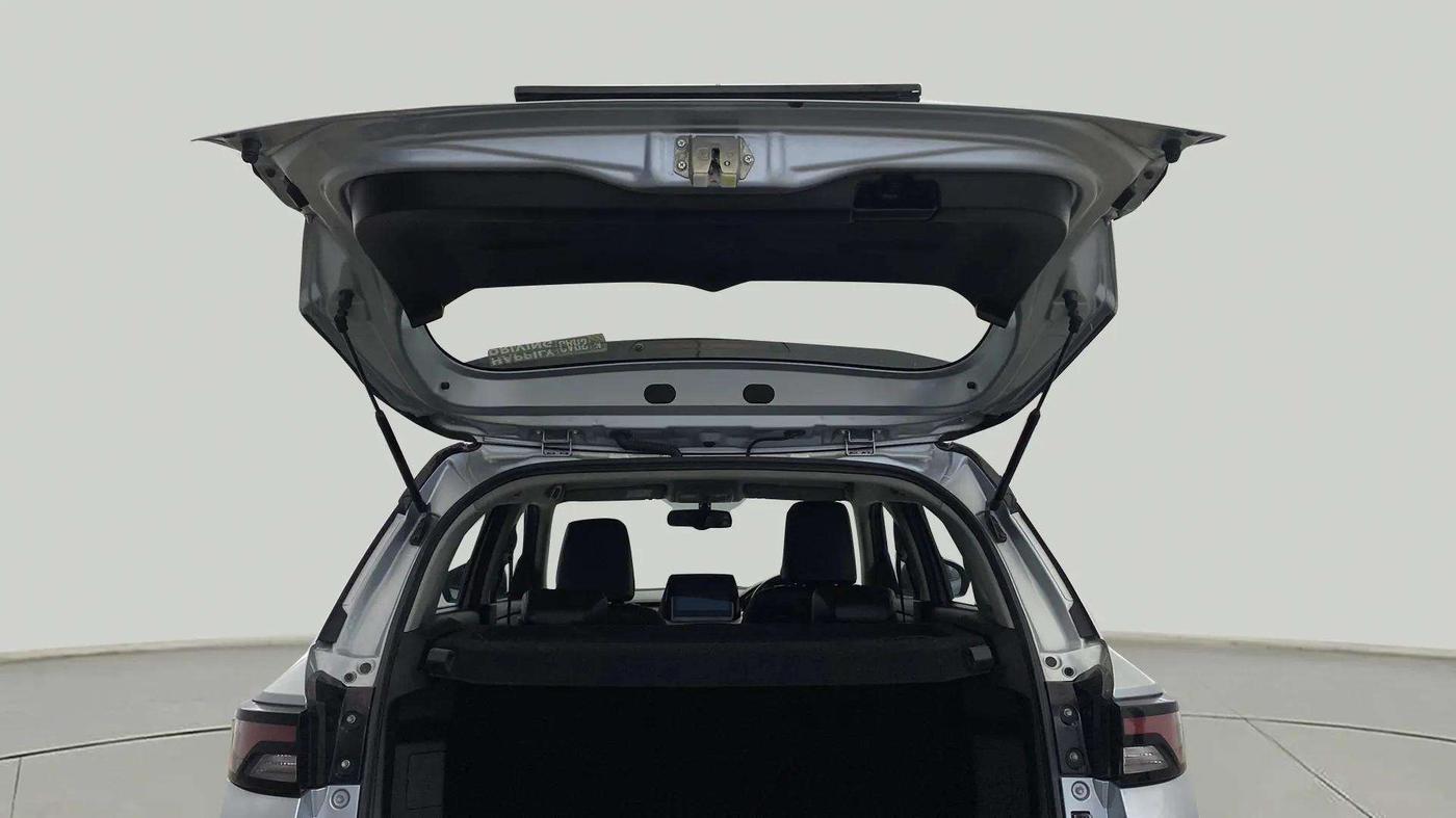 2022 Maruti BREZZA ZXI + SMART HYBRID DUAL TONE, Petrol, Manual, 42,409 km, Boot Door Open