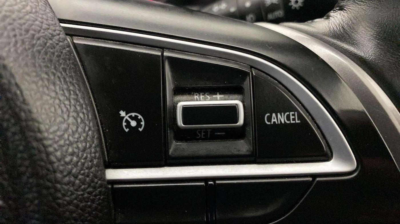 2022 Maruti BREZZA ZXI + SMART HYBRID DUAL TONE, Petrol, Manual, 42,409 km, Adaptive Cruise Control