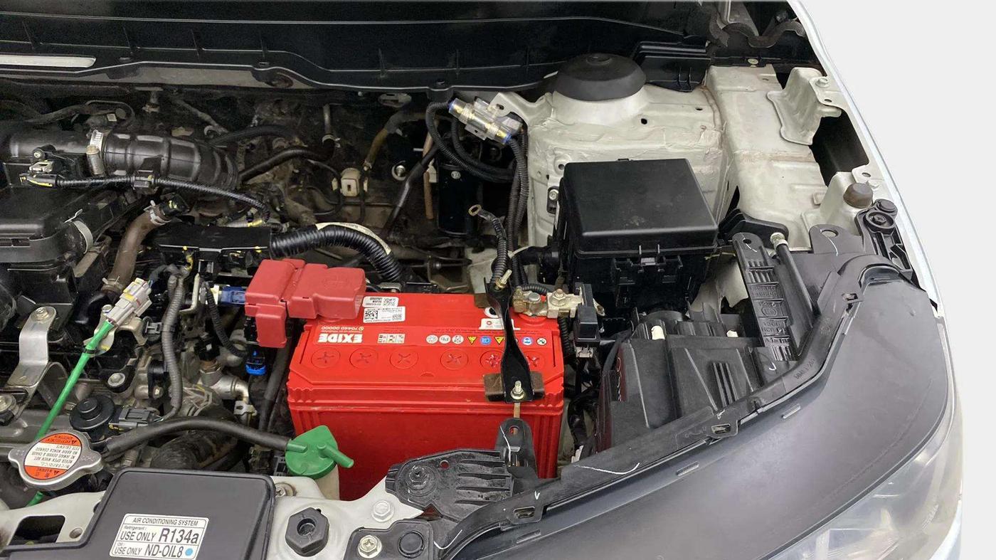 2022 Maruti BREZZA ZXI + SMART HYBRID DUAL TONE, Petrol, Manual, 42,409 km, Engine View - Left
