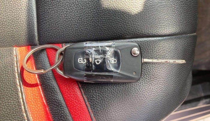 2016 Tata Tiago XM PETROL, Petrol, Manual, 45,563 km, Key Close Up
