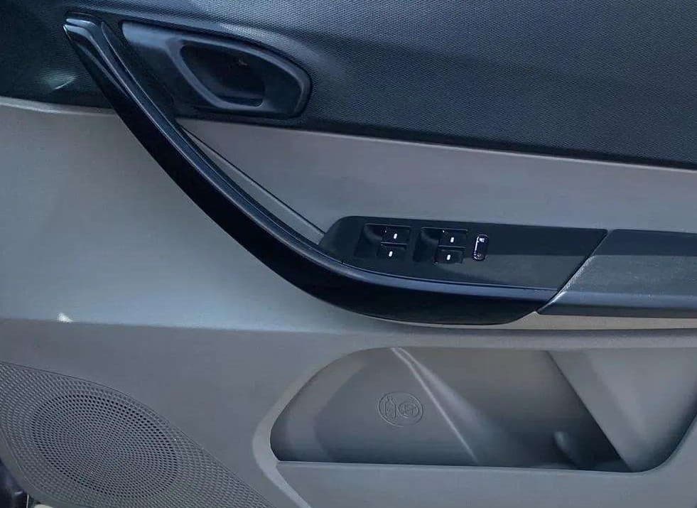 2016 Tata Tiago XM PETROL, Petrol, Manual, 45,563 km, Driver Side Door Panels Control