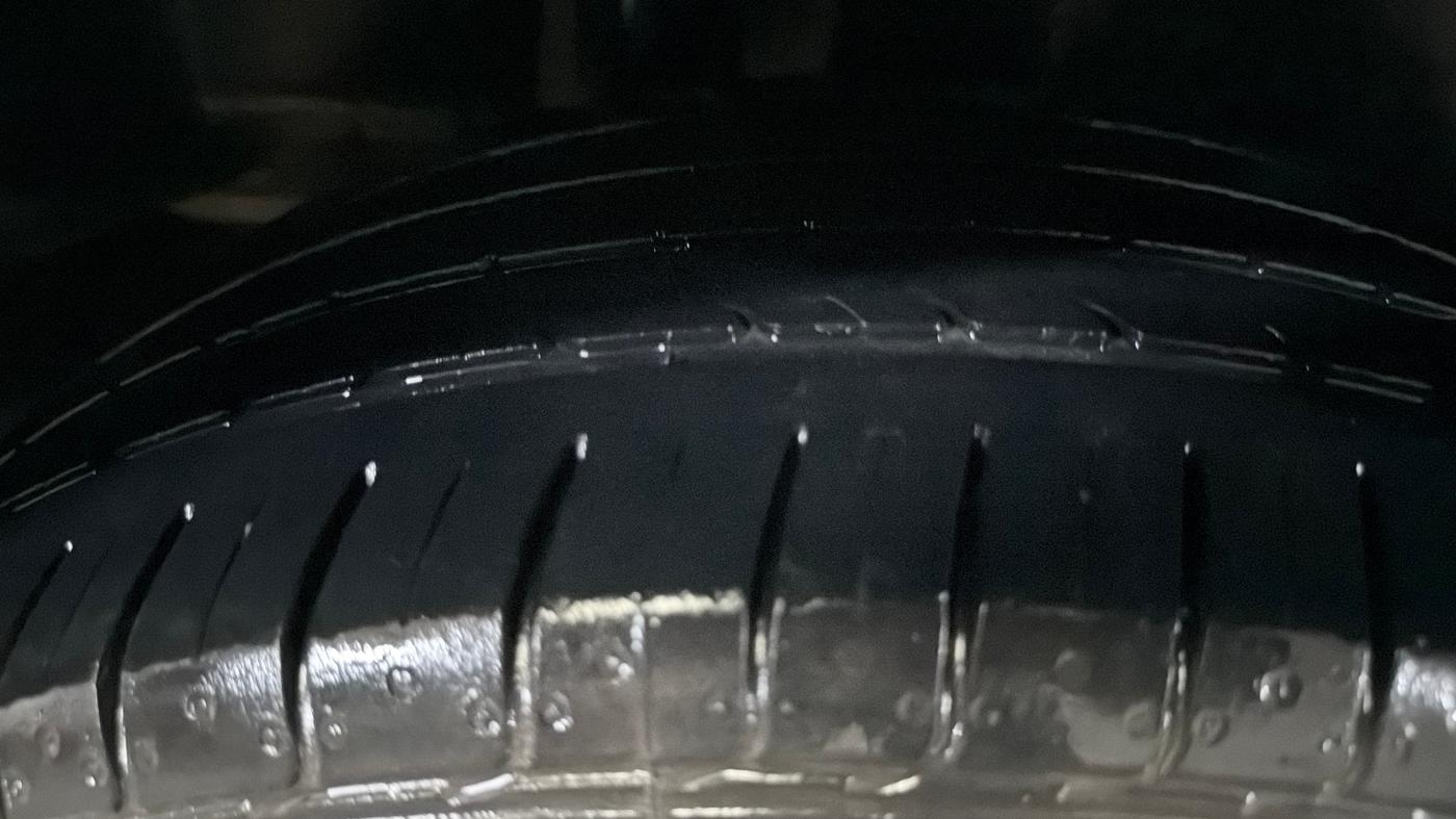 2020 Maruti Ciaz ALPHA  AT 1.5 SHVS PETROL, Petrol, Automatic, 45,678 km, Right Rear Tyre Tread
