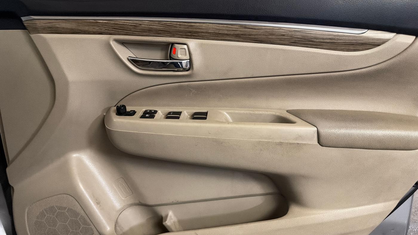 2020 Maruti Ciaz ALPHA  AT 1.5 SHVS PETROL, Petrol, Automatic, 45,678 km, Driver Side Door Panels Control