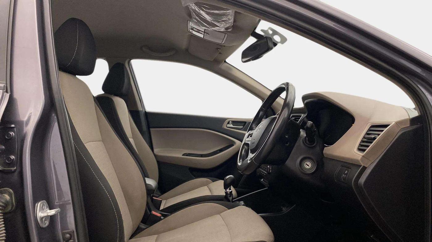 2015 Hyundai Elite i20 SPORTZ 1.2, Petrol, Manual, 45,046 km, Right Side Front Door Cabin