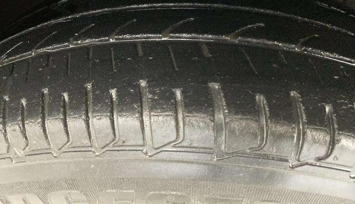 2015 Hyundai Elite i20 SPORTZ 1.2, Petrol, Manual, 45,046 km, Left Rear Tyre Tread