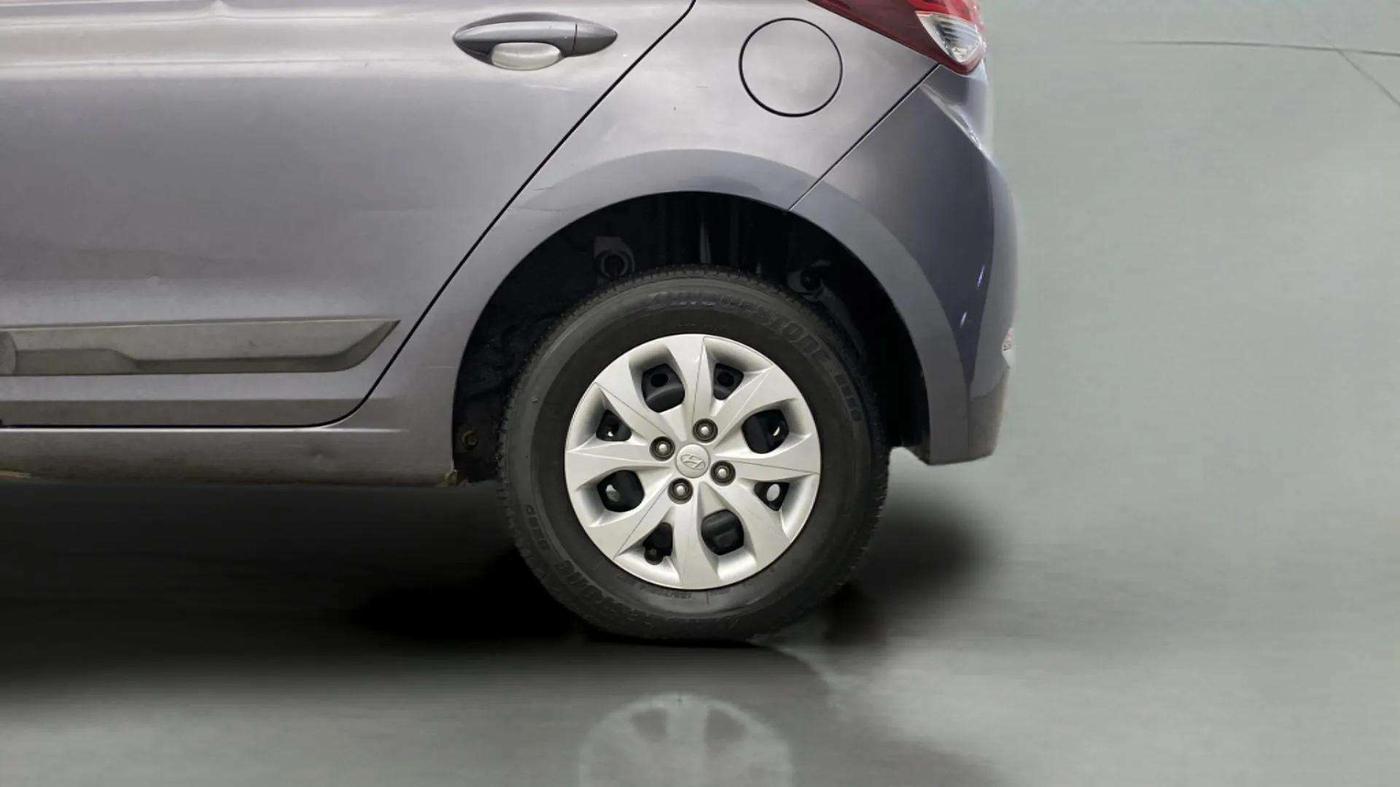 2015 Hyundai Elite i20 SPORTZ 1.2, Petrol, Manual, 45,046 km, Left Rear Wheel