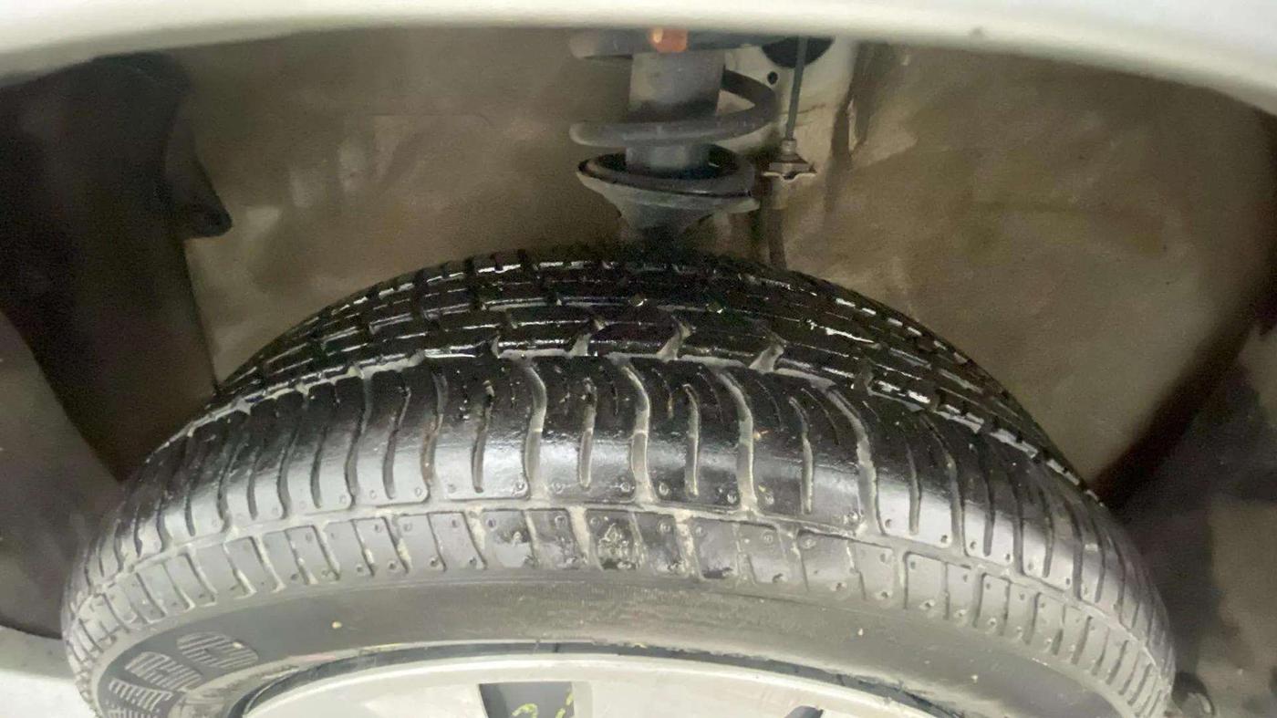 2018 Maruti Alto K10 VXI (O) AMT, Petrol, Automatic, 25,923 km, Left Front Tyre Tread