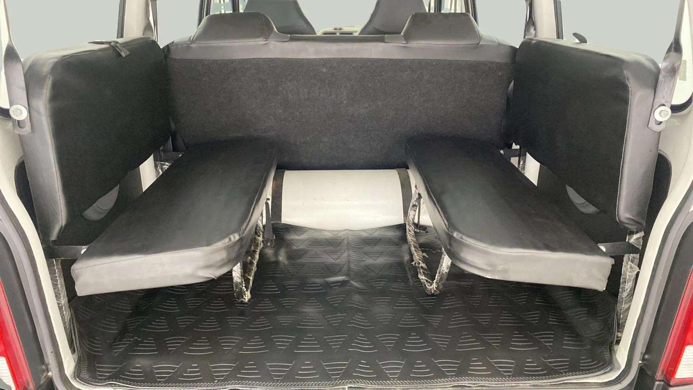 2024 Maruti Eeco 5 STR AC CNG, CNG, Manual, 9,411 km, Third Seat Row ( optional )