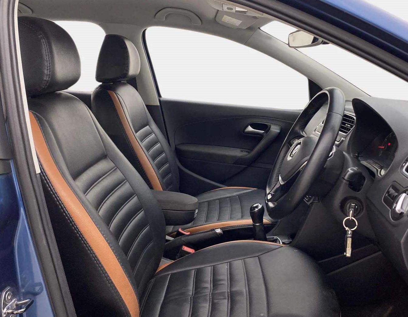 2017 Volkswagen Polo HIGHLINE1.2L, Petrol, Manual, 59,572 km, Right Side Front Door Cabin