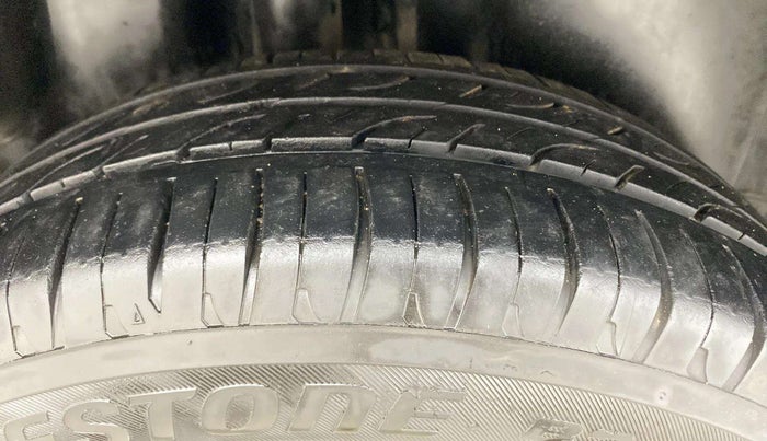 2017 Volkswagen Polo HIGHLINE1.2L, Petrol, Manual, 59,572 km, Right Front Tyre Tread