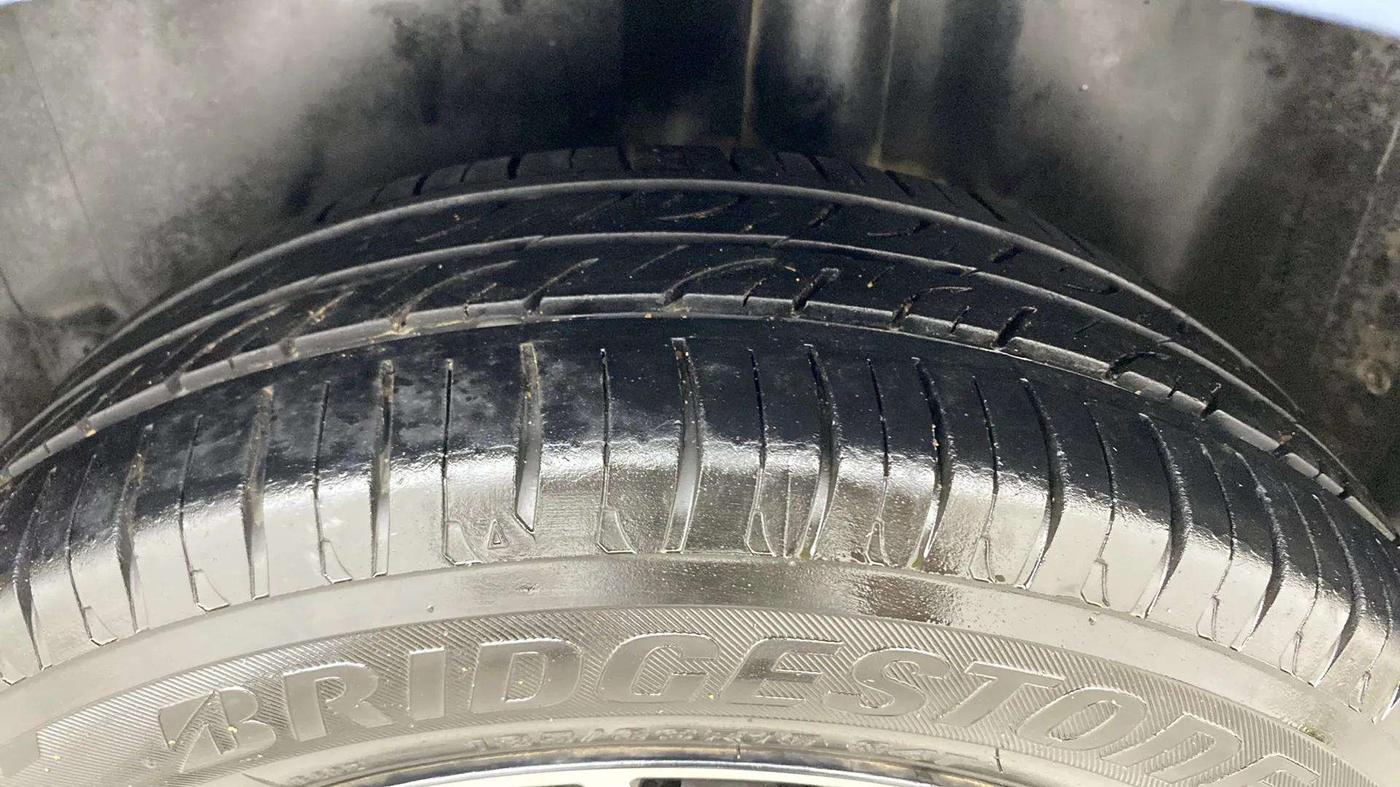2017 Volkswagen Polo HIGHLINE1.2L, Petrol, Manual, 59,572 km, Left Rear Tyre Tread