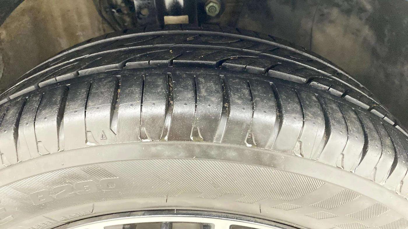2017 Volkswagen Polo HIGHLINE1.2L, Petrol, Manual, 59,572 km, Right Rear Tyre Tread