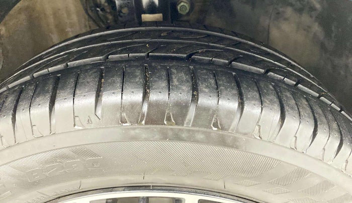 2017 Volkswagen Polo HIGHLINE1.2L, Petrol, Manual, 59,572 km, Right Rear Tyre Tread