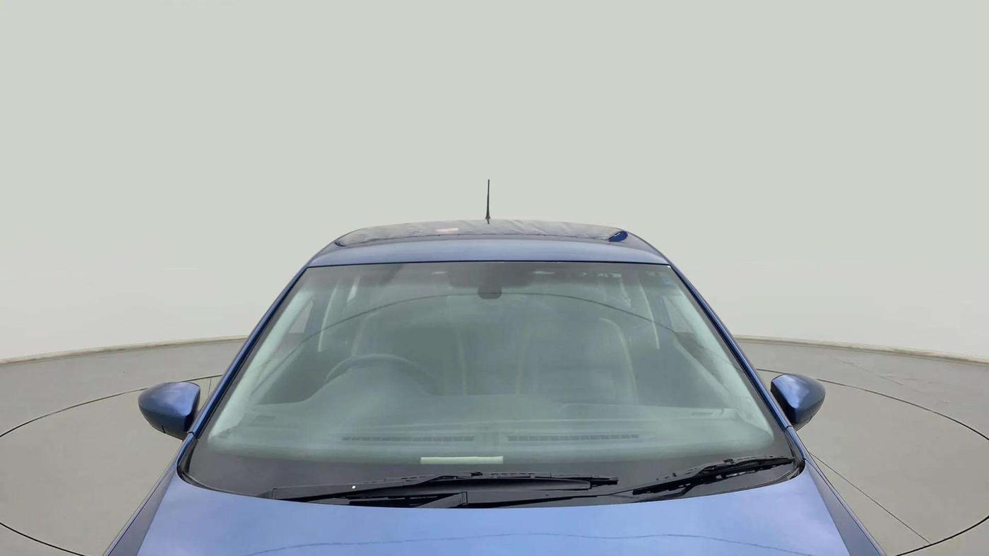 2017 Volkswagen Polo HIGHLINE1.2L, Petrol, Manual, 59,572 km, Front Windshield