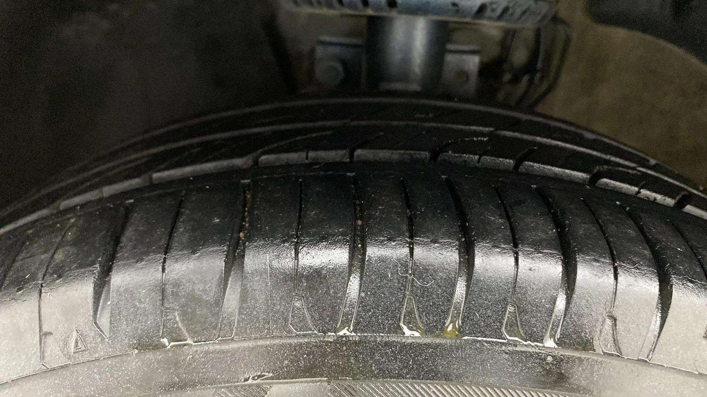 2017 Volkswagen Polo HIGHLINE1.2L, Petrol, Manual, 59,572 km, Left Front Tyre Tread