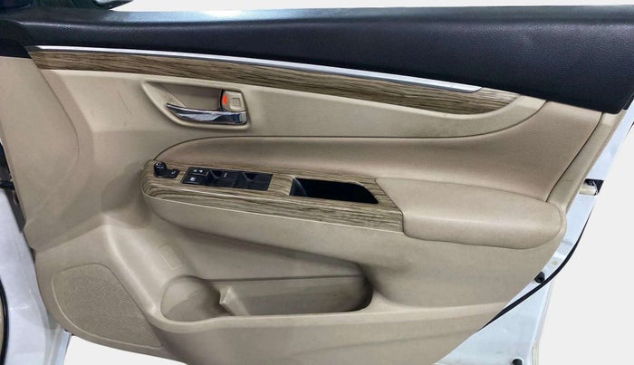 2021 Maruti Ciaz ALPHA  AT 1.5 SHVS PETROL, Petrol, Automatic, 33,684 km, Driver Side Door Panels Control