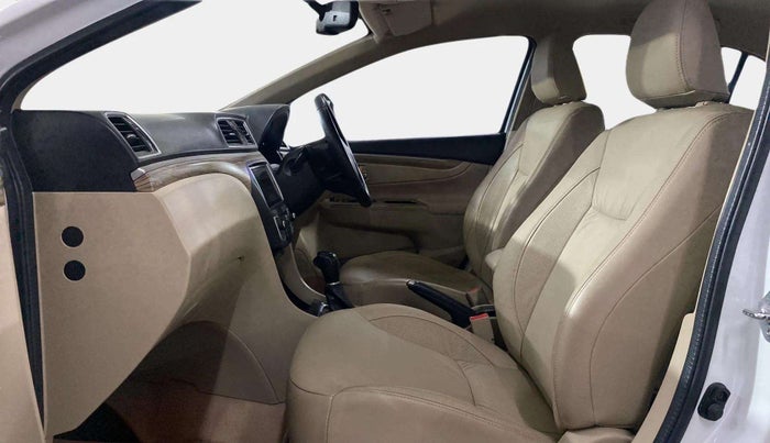 2021 Maruti Ciaz ALPHA  AT 1.5 SHVS PETROL, Petrol, Automatic, 33,684 km, Right Side Front Door Cabin