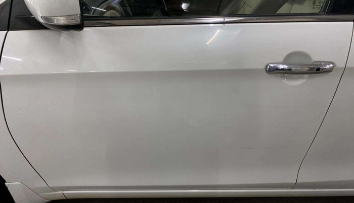 2021 Maruti Ciaz ALPHA  AT 1.5 SHVS PETROL, Petrol, Automatic, 33,684 km, Front passenger door - Slightly dented