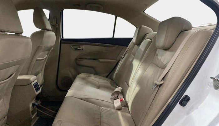 2021 Maruti Ciaz ALPHA  AT 1.5 SHVS PETROL, Petrol, Automatic, 33,684 km, Right Side Rear Door Cabin