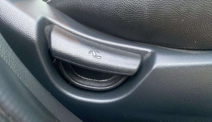 2016 Hyundai Grand i10 SPORTZ 1.2 KAPPA VTVT, CNG, Manual, 79,364 km, Driver Side Adjustment Panel