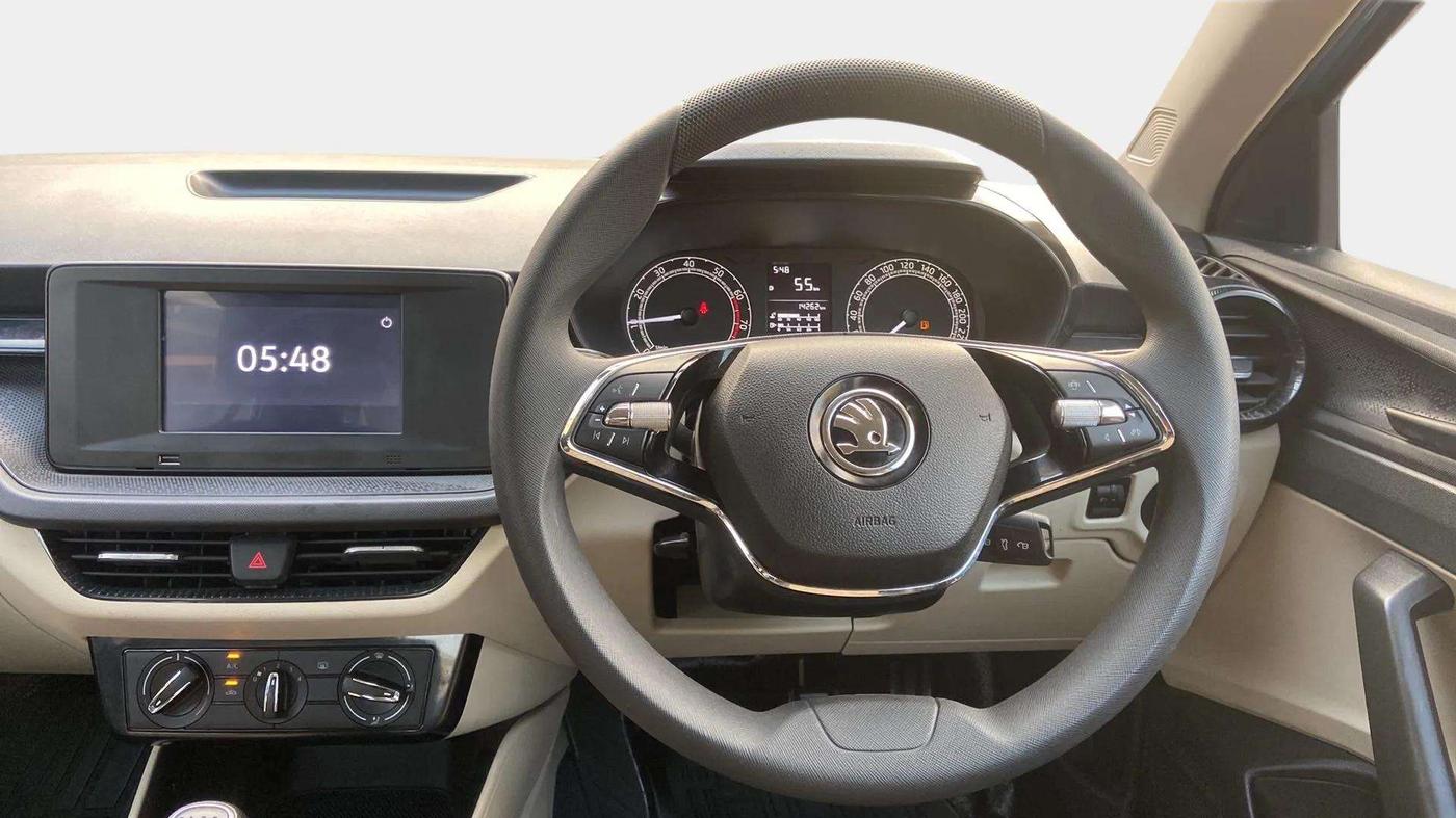 2022 Skoda SLAVIA ACTIVE 1.0L TSI MT, Petrol, Manual, 14,331 km, Steering Wheel Close Up