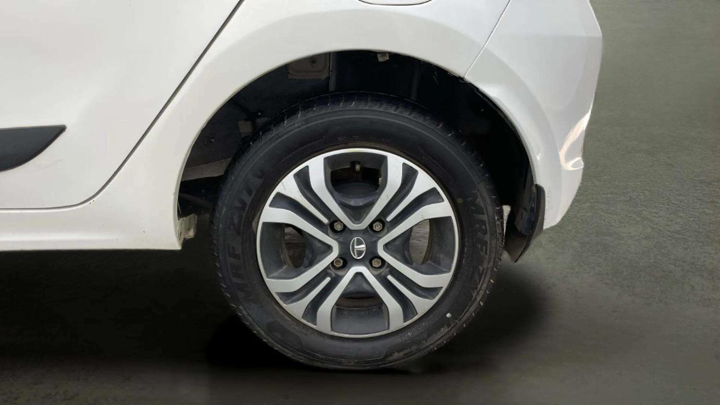 2019 Tata Tiago XZ PETROL, Petrol, Manual, 23,798 km, Left Rear Wheel