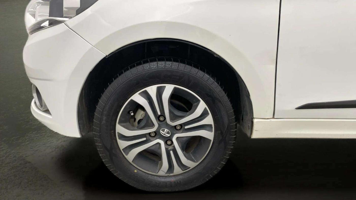 2019 Tata Tiago XZ PETROL, Petrol, Manual, 23,798 km, Left Front Wheel