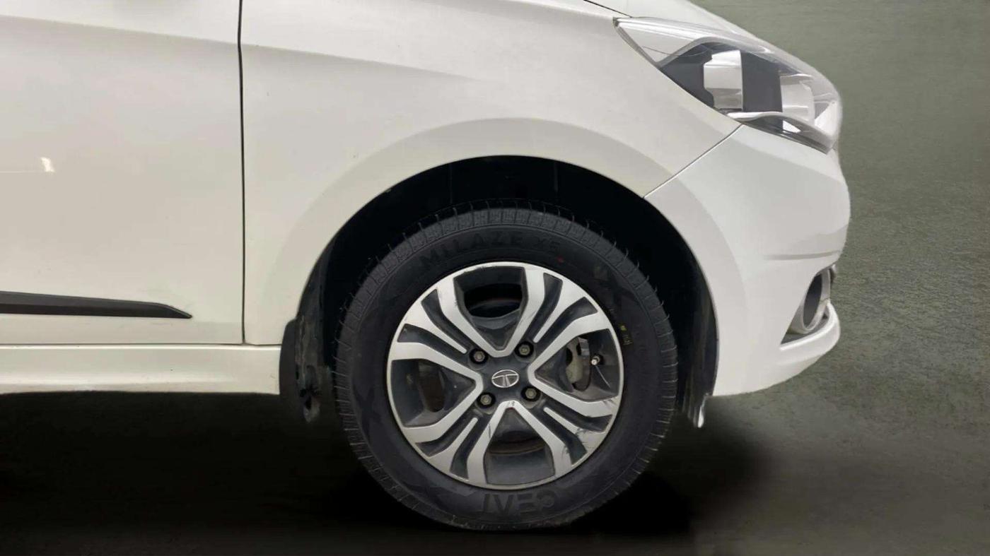 2019 Tata Tiago XZ PETROL, Petrol, Manual, 23,798 km, Right Front Wheel